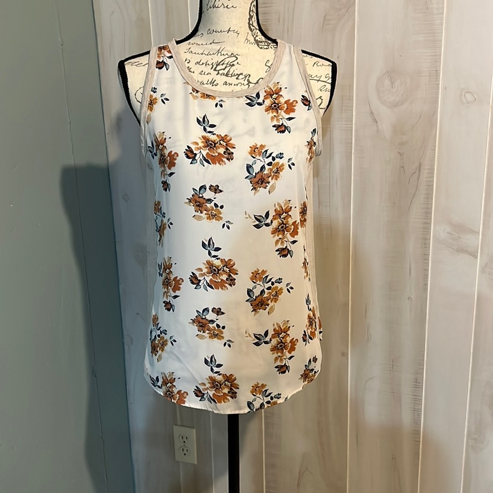 Floral sleeveless blouse